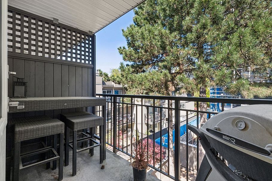 302 555 W 14th Avenue Vancouver, BC - 14