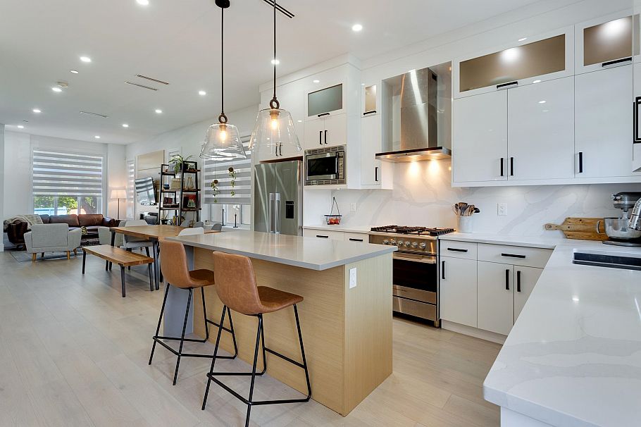 2868 E 49th Avenue Vancouver, BC - 2
