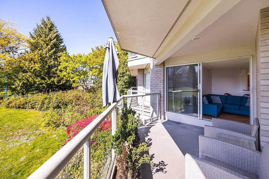 1206 33 Chesterfield Place North Vancouver, BC - 35