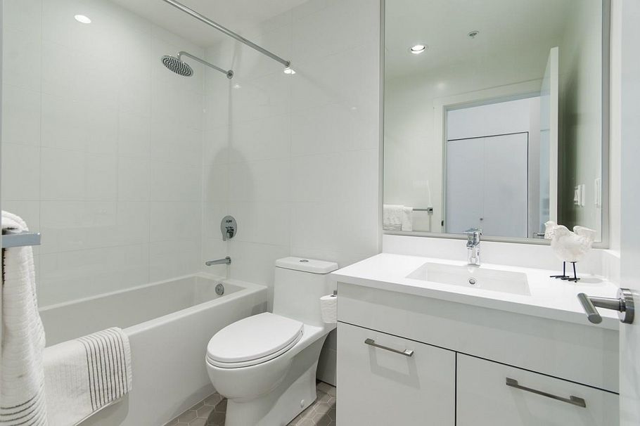 315 711 W 14th Street North Vancouver, BC - 11