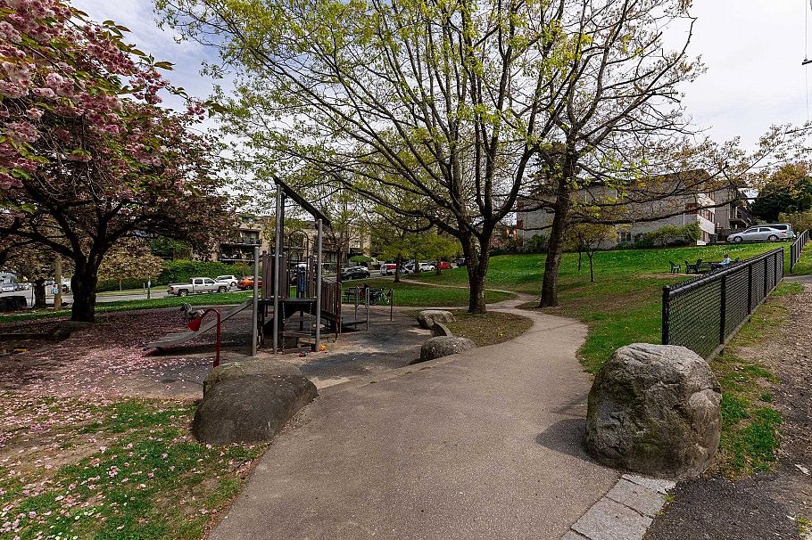 832 Salsbury Drive Vancouver, BC - 3
