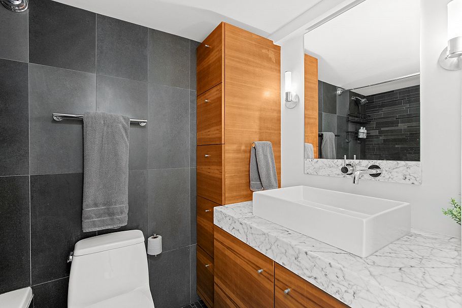 9 1934 Barclay Street Vancouver, BC - 14
