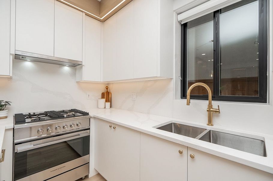 2 150 E 51st Avenue Vancouver, BC - 6
