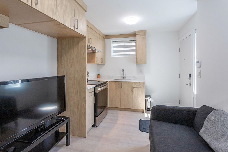 2868 E 49th Avenue Vancouver, BC - 21