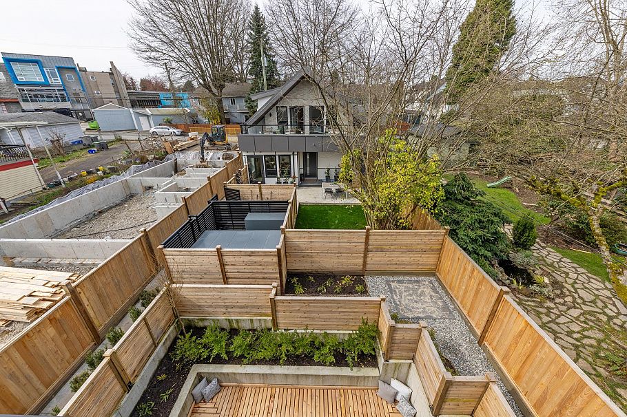 3383 Victoria Drive Vancouver, BC - 30
