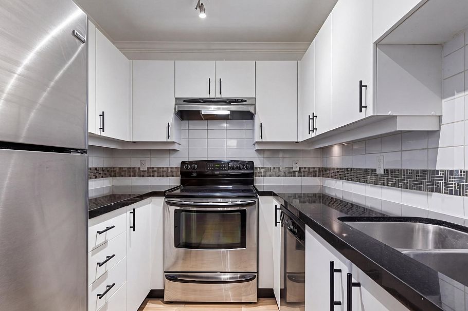 311 2680 W 4th Avenue Vancouver, BC - 8