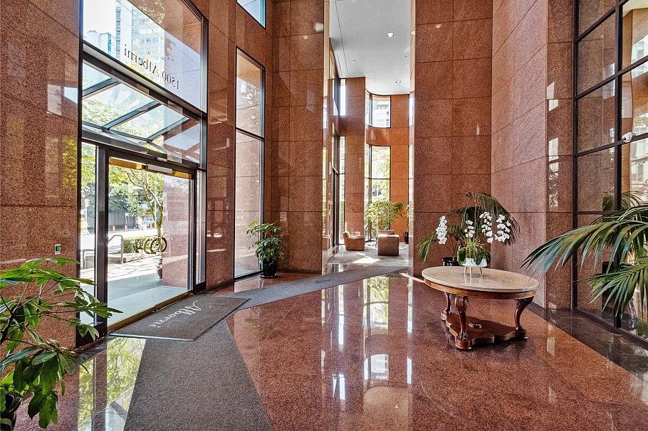 13C 1500 Alberni Street Vancouver, BC - 2