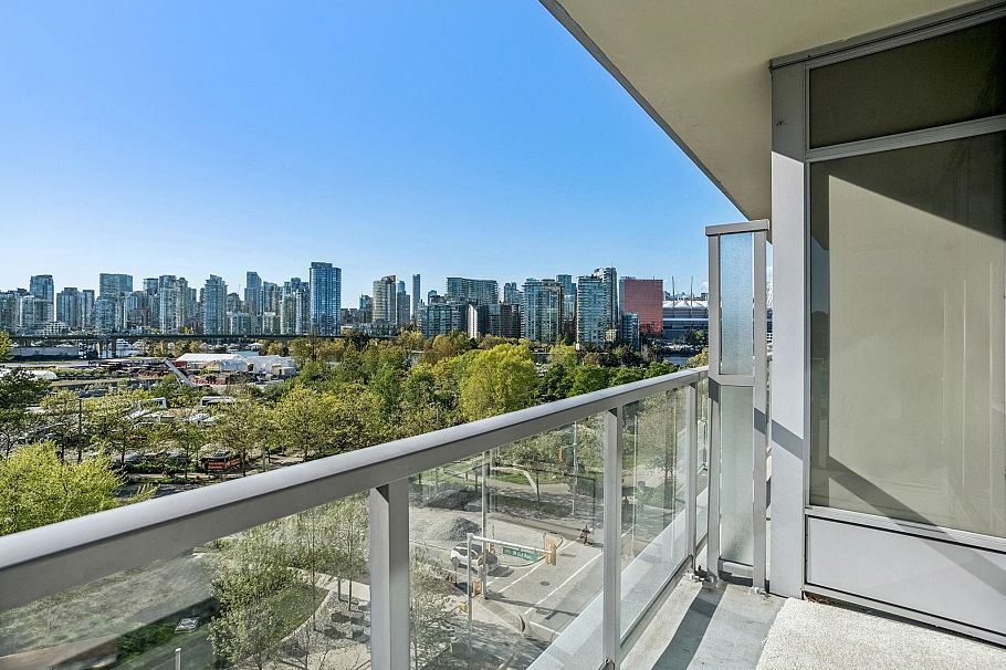 605 1708 Columbia Street Vancouver, BC - 5