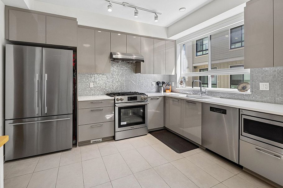 77 10199 River Drive Richmond, BC - 9