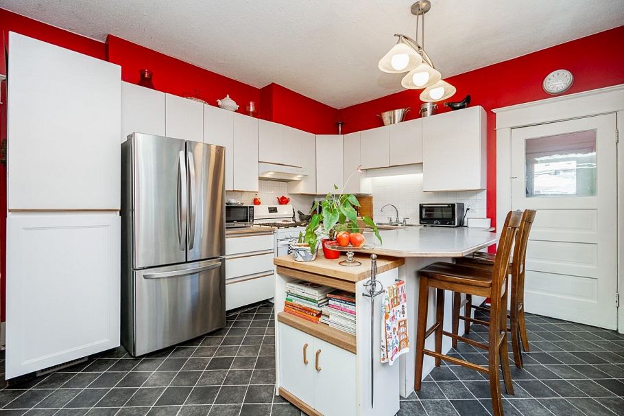 111 E 61st Avenue Vancouver, BC - 8