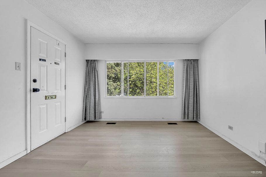 3006 E 27th Avenue Vancouver, BC - 7