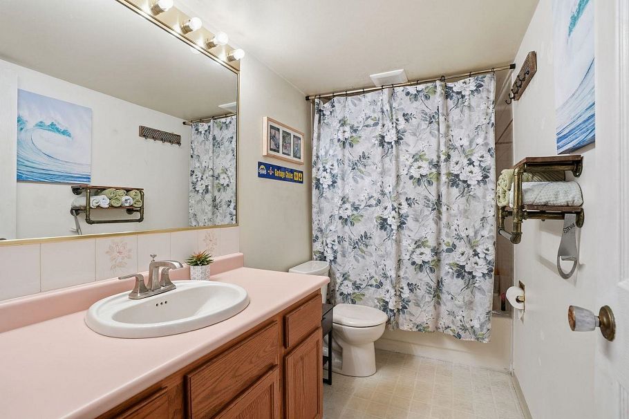 1021 Old Lillooet Road North Vancouver, BC - 32