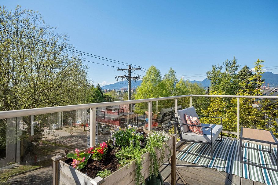 302 1510 Grant Street Vancouver, BC - 16