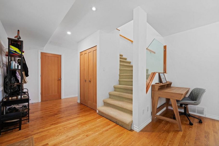 707 E Braemar Road North Vancouver, BC - 12