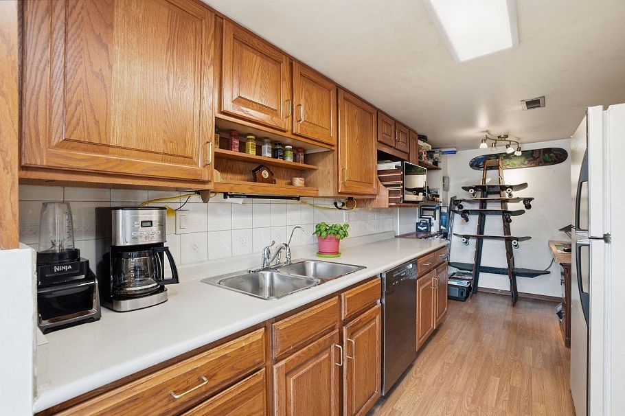 1021 Old Lillooet Road North Vancouver, BC - 10