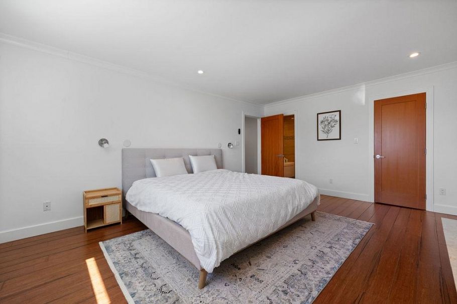 707 E Braemar Road North Vancouver, BC - 15