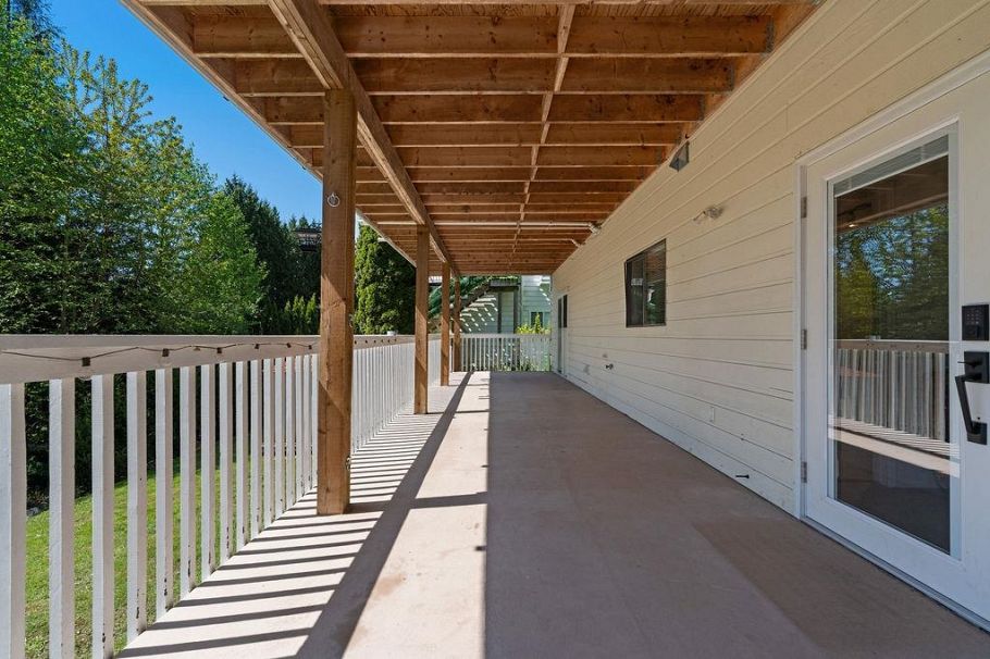 707 E Braemar Road North Vancouver, BC - 35