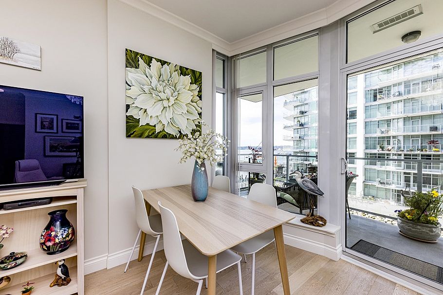 303 185 Victory Ship Way North Vancouver, BC - 8