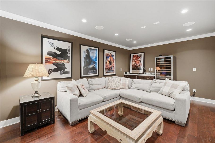 1152 Wellington Drive North Vancouver, BC - 33