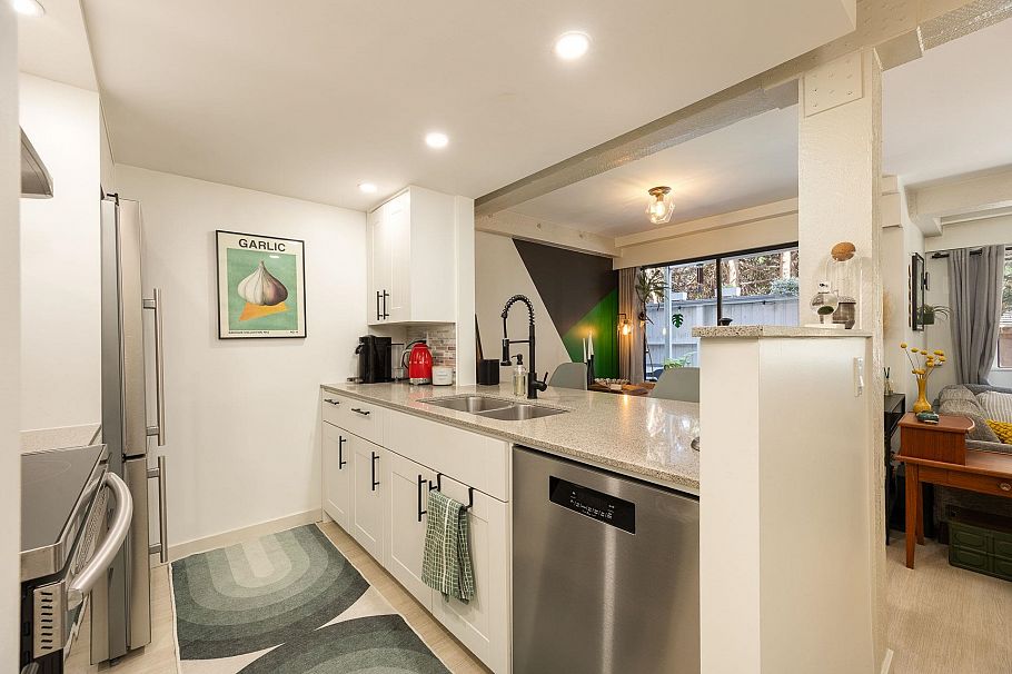101 1535 Nelson Street Vancouver, BC - 9