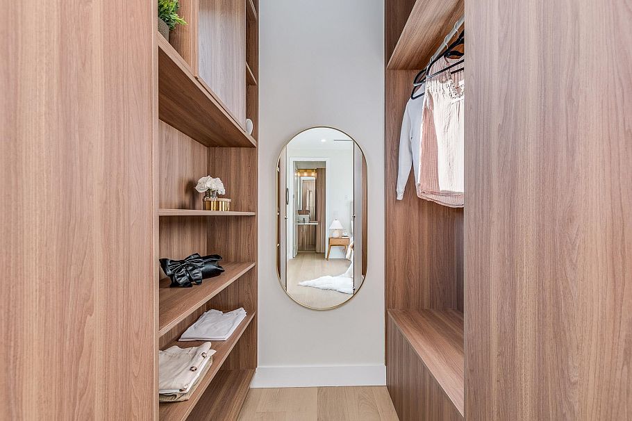 1 2943 E 44th Avenue Vancouver, BC - 18