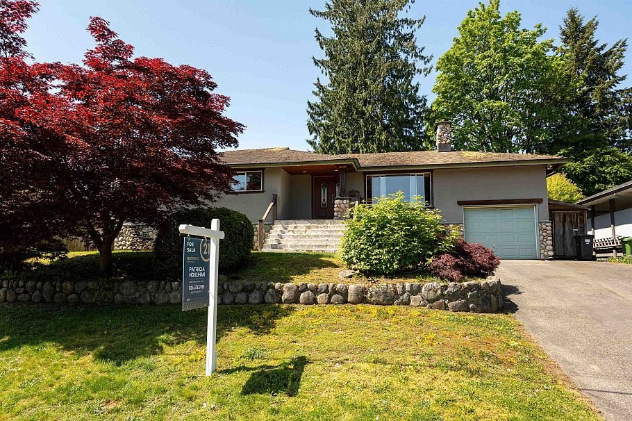 893 Friar Crescent North Vancouver, BC - 1