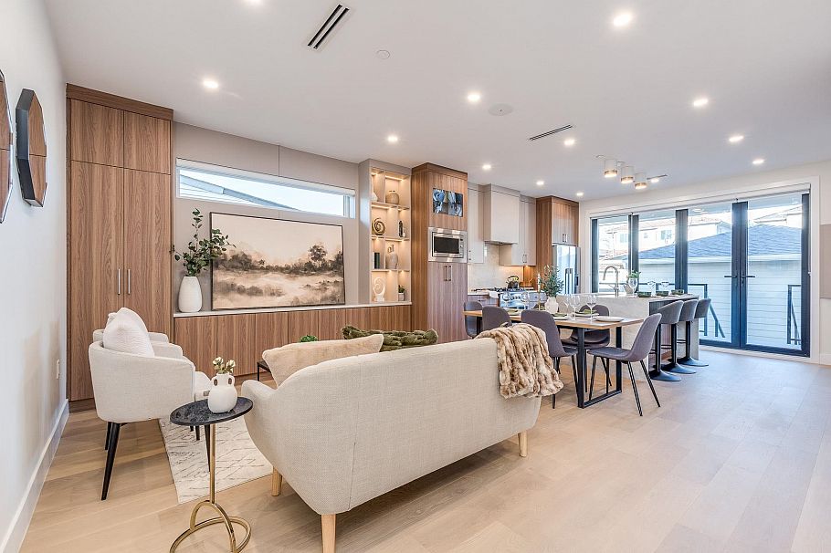 1 2945 E 44th Avenue Vancouver, BC - 5