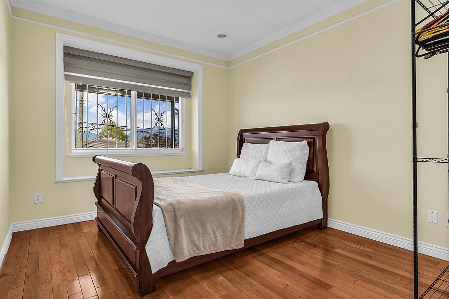 3403 E 26th Avenue Vancouver, BC - 28