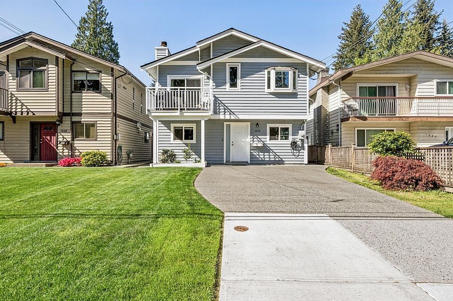 1678 Dempsey Road North Vancouver, BC - 1
