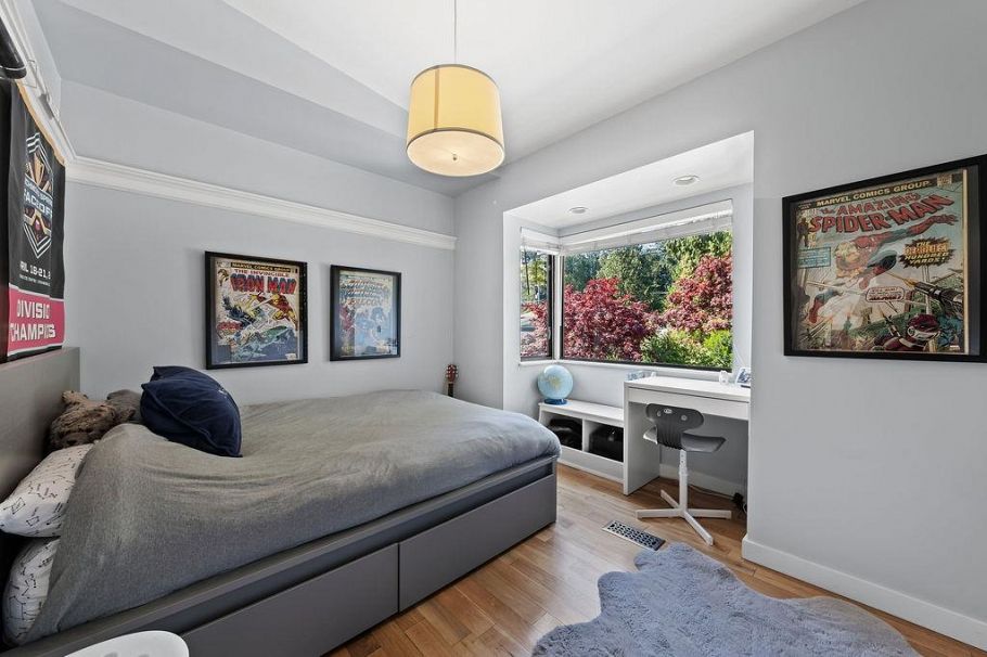 1098 Linnae Avenue North Vancouver, BC - 30