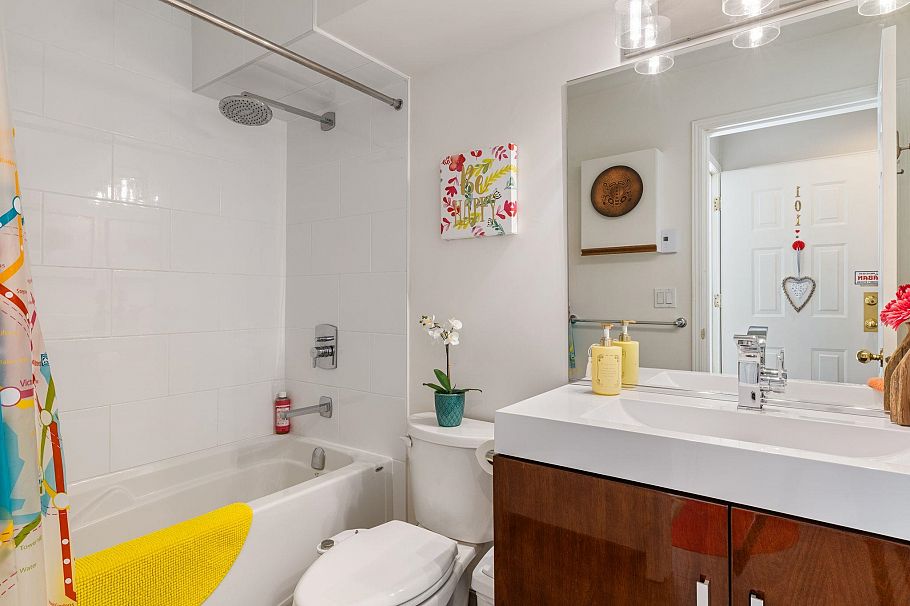 101 131 W 20th Street North Vancouver, BC - 15