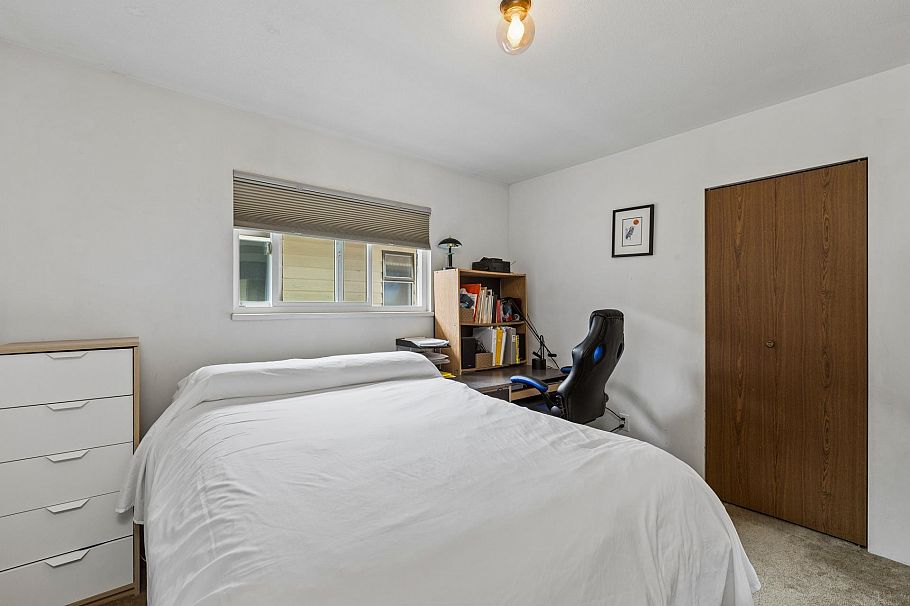 1678 Dempsey Road North Vancouver, BC - 17