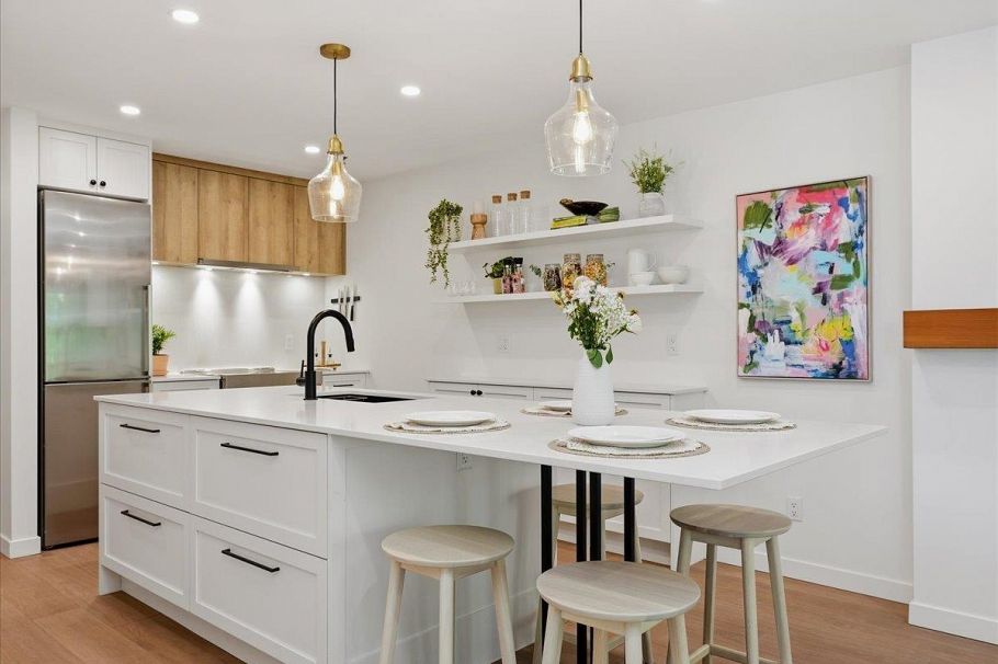 207 1925 W 2nd Avenue Vancouver, BC - 2