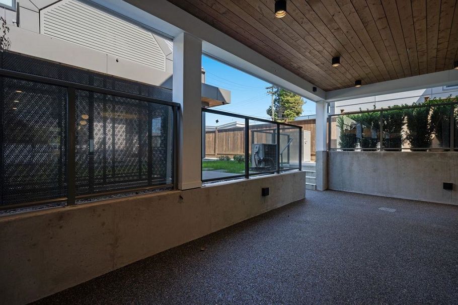 1137 W 33rd Avenue Vancouver, BC - 25