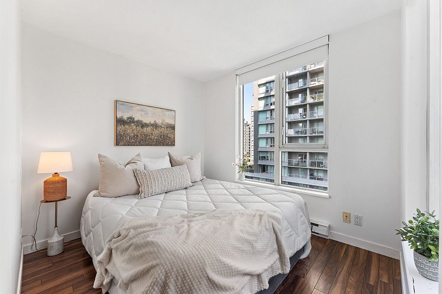1002 1010 Richards Street Vancouver, BC - 12