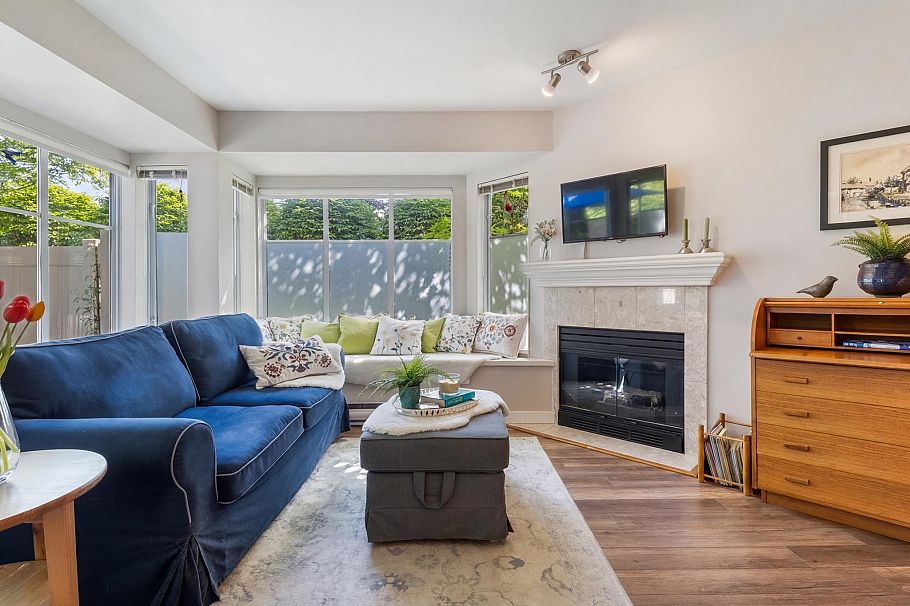 101 131 W 20th Street North Vancouver, BC - 2