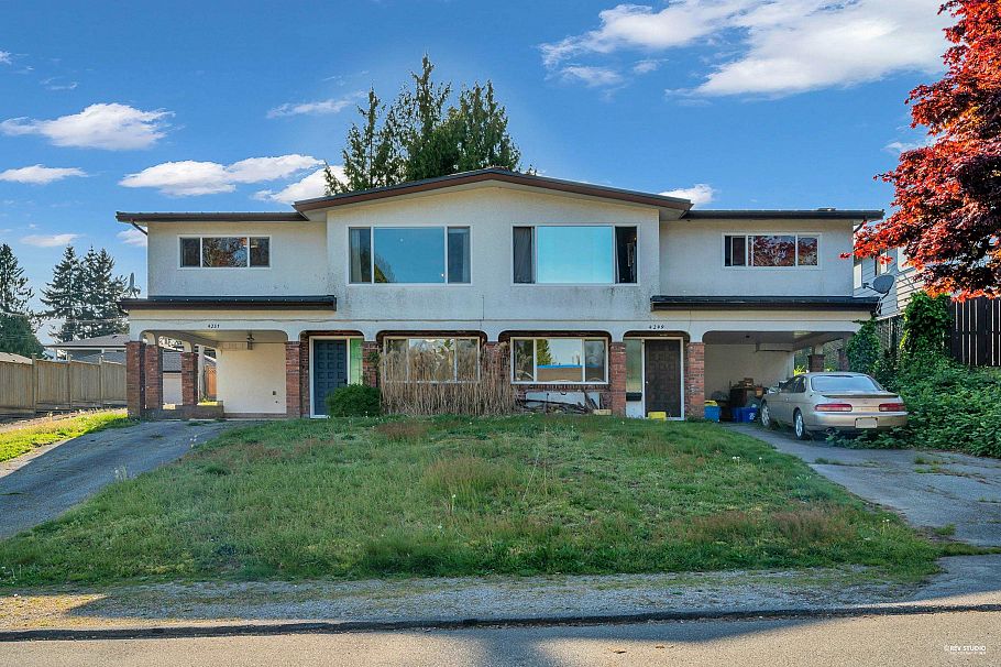 4249 Barker Avenue Burnaby, BC - 2