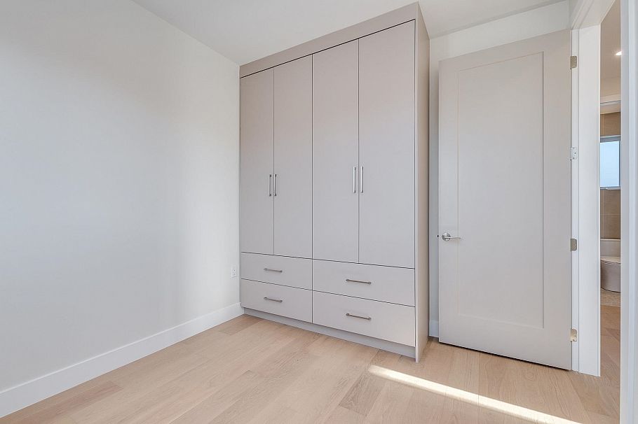 1 2943 E 44th Avenue Vancouver, BC - 24