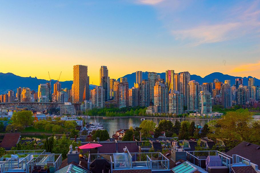1167 W 8th Avenue Vancouver, BC - 23