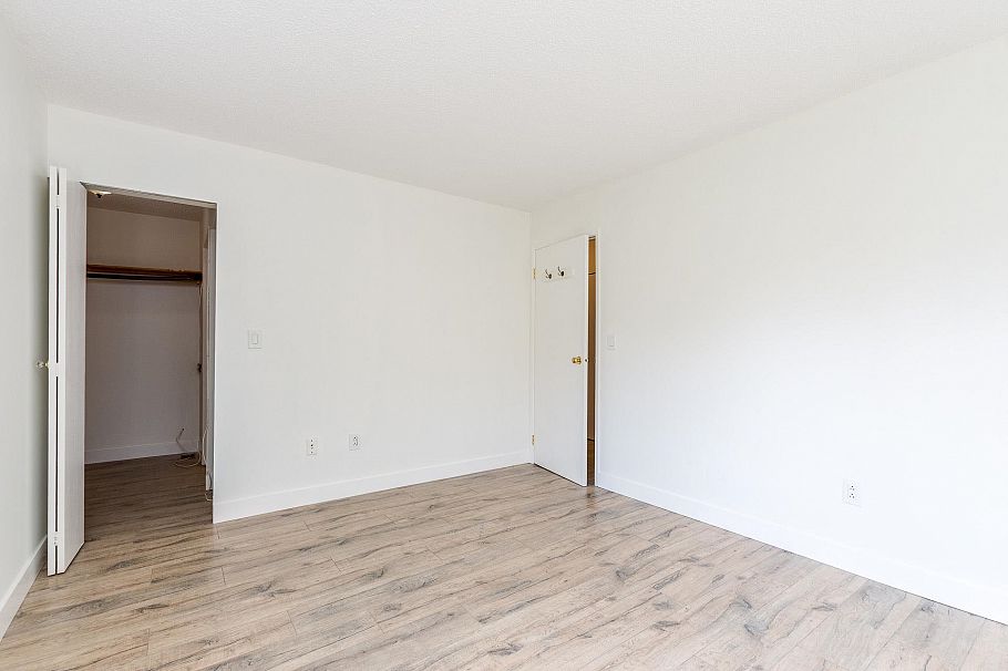 212 3275 Mountain Highway North Vancouver, BC - 17
