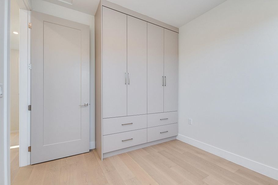 1 2943 E 44th Avenue Vancouver, BC - 21