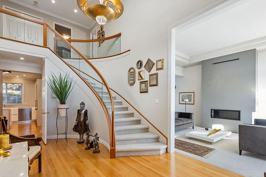 3823 Michener Way North Vancouver, BC - 5