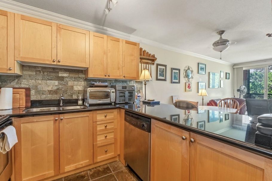 409 1550 Barclay Street Vancouver, BC - 3