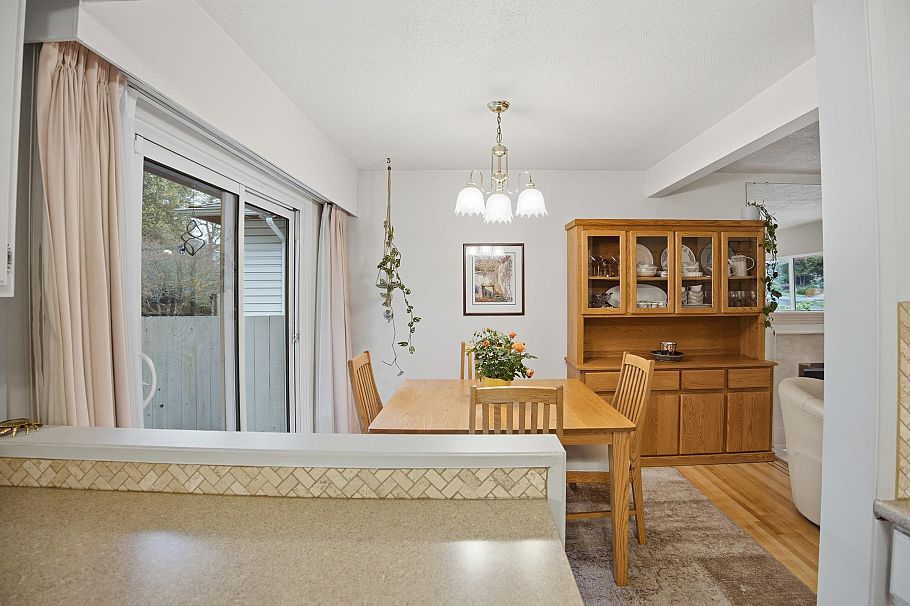 1852 Larson Road North Vancouver, BC - 19