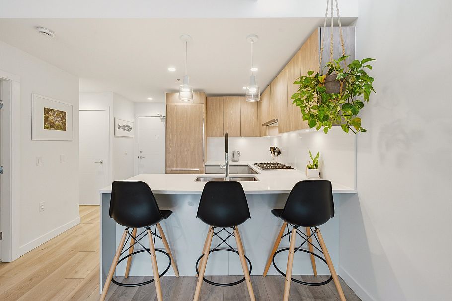 607 128 E 8th Street North Vancouver, BC - 3
