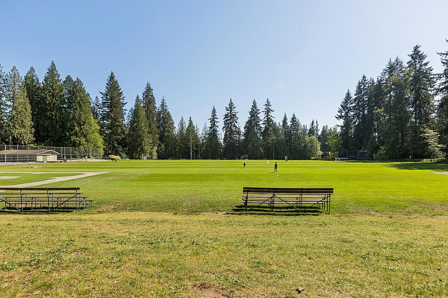 1678 Dempsey Road North Vancouver, BC - 37