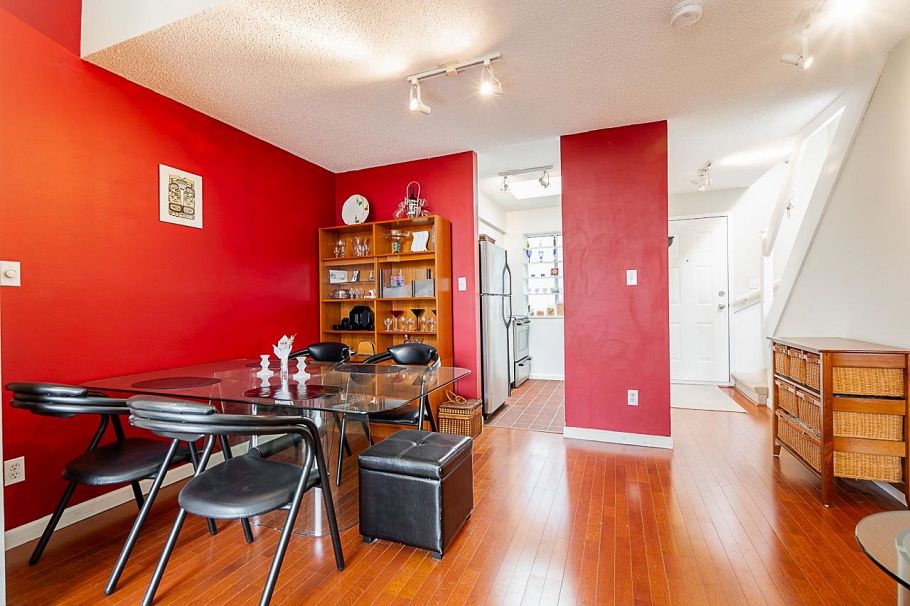 304 592 W 16th Avenue Vancouver, BC - 4
