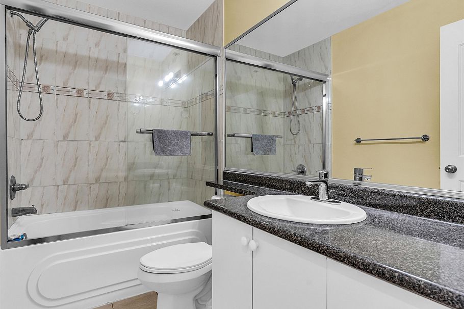 3403 E 26th Avenue Vancouver, BC - 30
