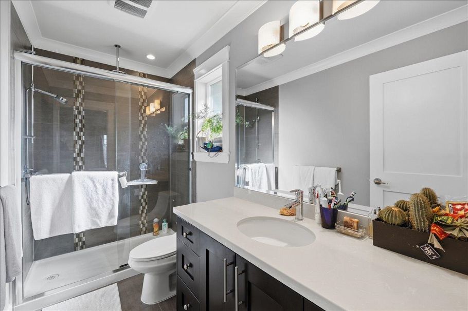 1152 Wellington Drive North Vancouver, BC - 28