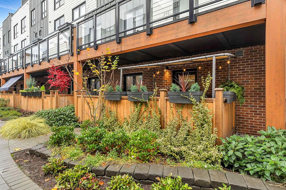 146 545 E 2nd Street North Vancouver, BC - 8